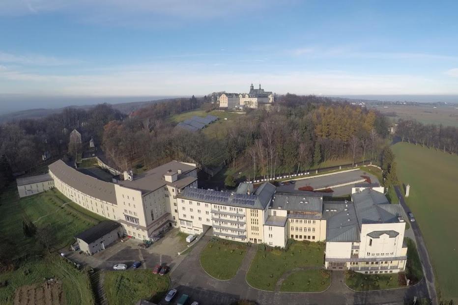 Hotel Dom Pielgrzyma Gora Swietej Anny Exterior foto